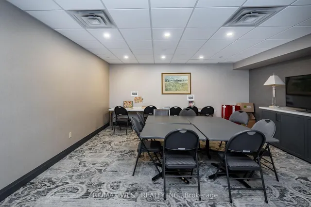 Additional property image - 100 Quebec Ave Unit 301