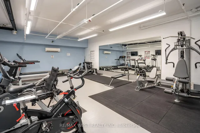 Additional property image - 100 Quebec Ave Unit 301