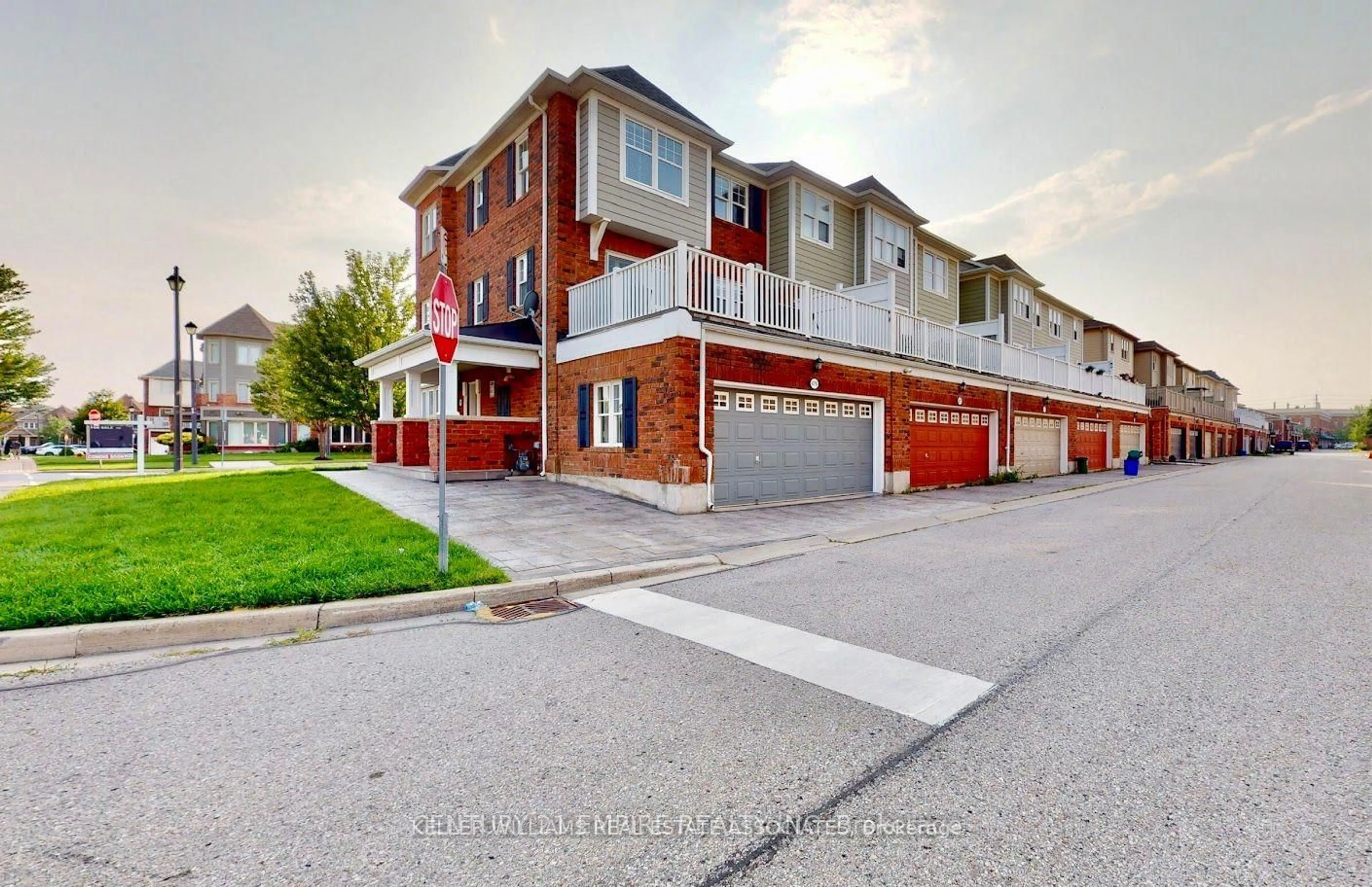 A pic from outside/outdoor area/front of a property/back of a property/a pic from drone, street for 679 Holly Ave, Milton Ontario L9T 0G2