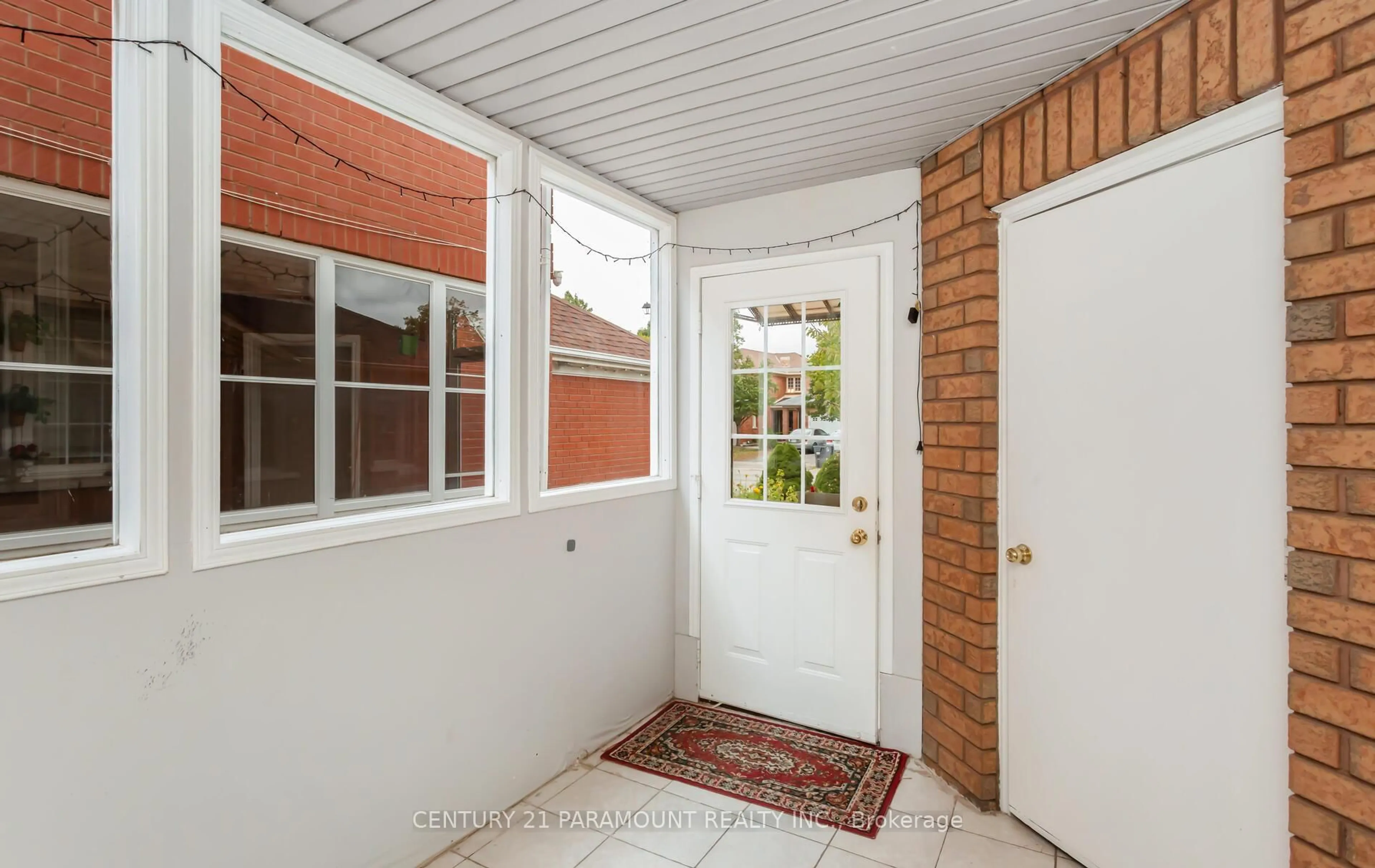 Indoor entryway for 106 Wildberry Cres, Brampton Ontario L6R 1J8