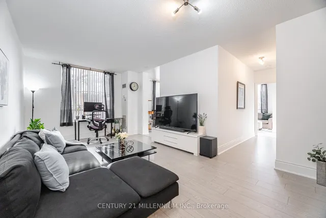 Additional property image - 5233 Dundas St Unit 118