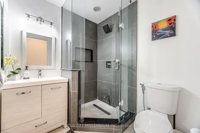 Additional property image - 5233 Dundas St Unit 118