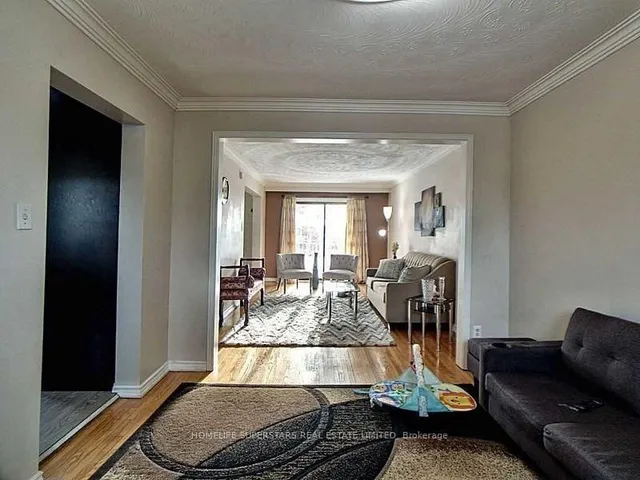 Additional property image - 28 Bramhall Crt