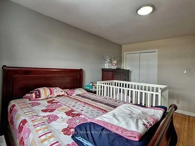 Additional property image - 28 Bramhall Crt
