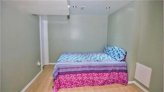 Additional property image - 28 Bramhall Crt