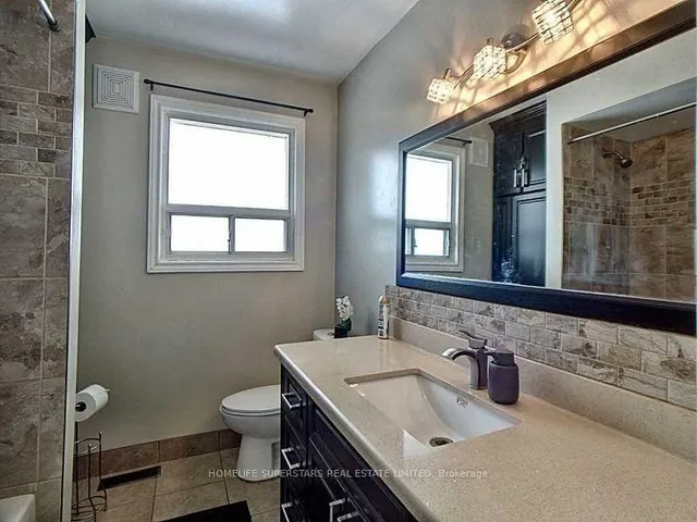 Additional property image - 28 Bramhall Crt