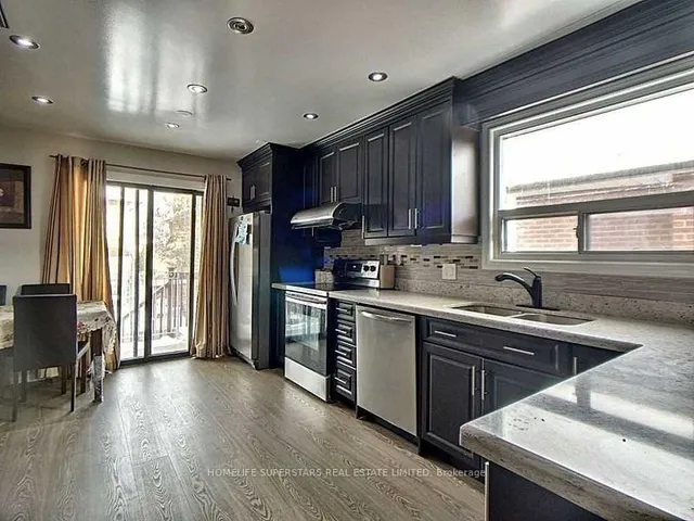 Additional property image - 28 Bramhall Crt