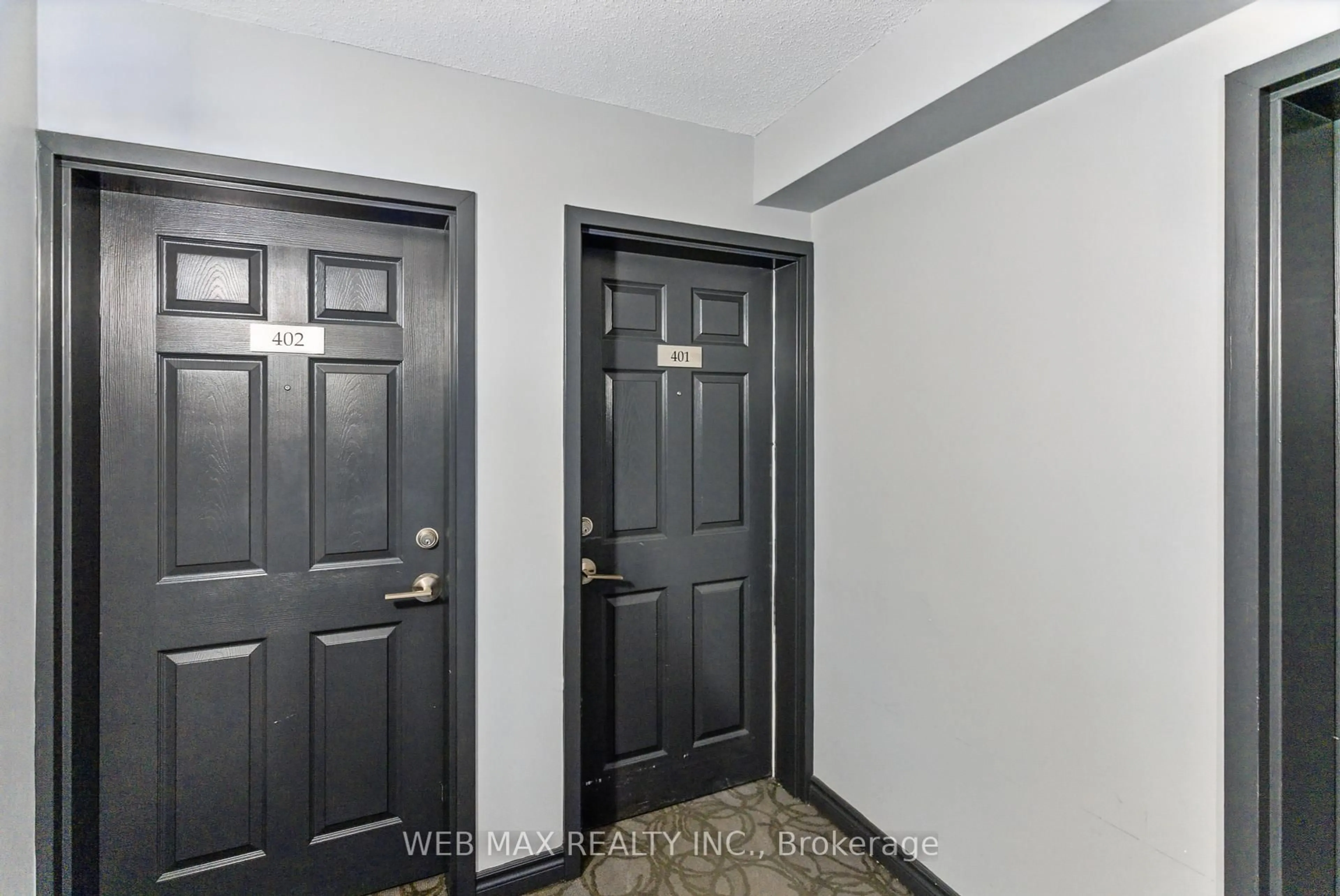 Indoor entryway for 1479 Maple Ave #401, Milton Ontario L9T 0B5