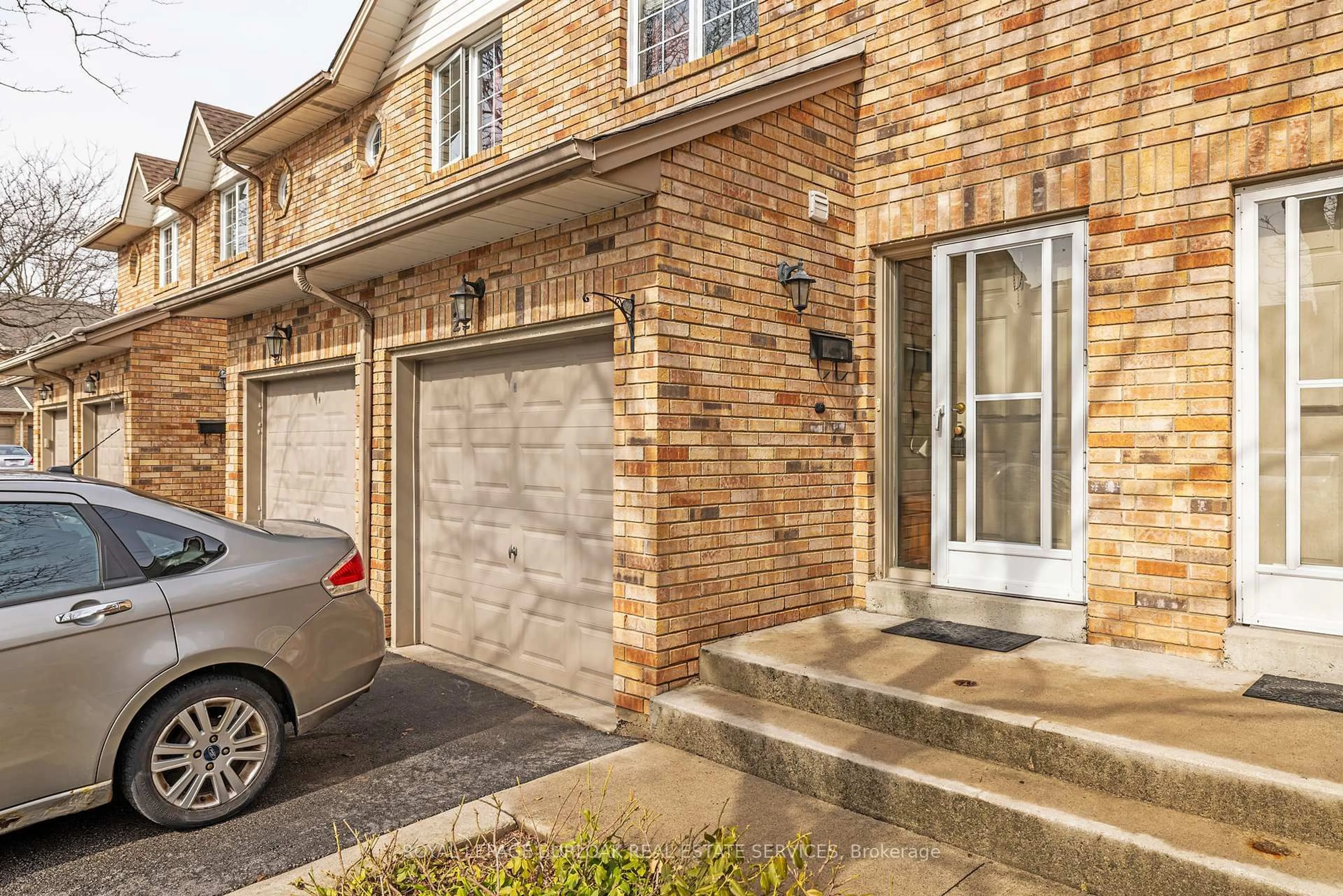 Home with brick exterior material, street for 2015 Cleaver Ave #22, Burlington Ontario L7M 4J7