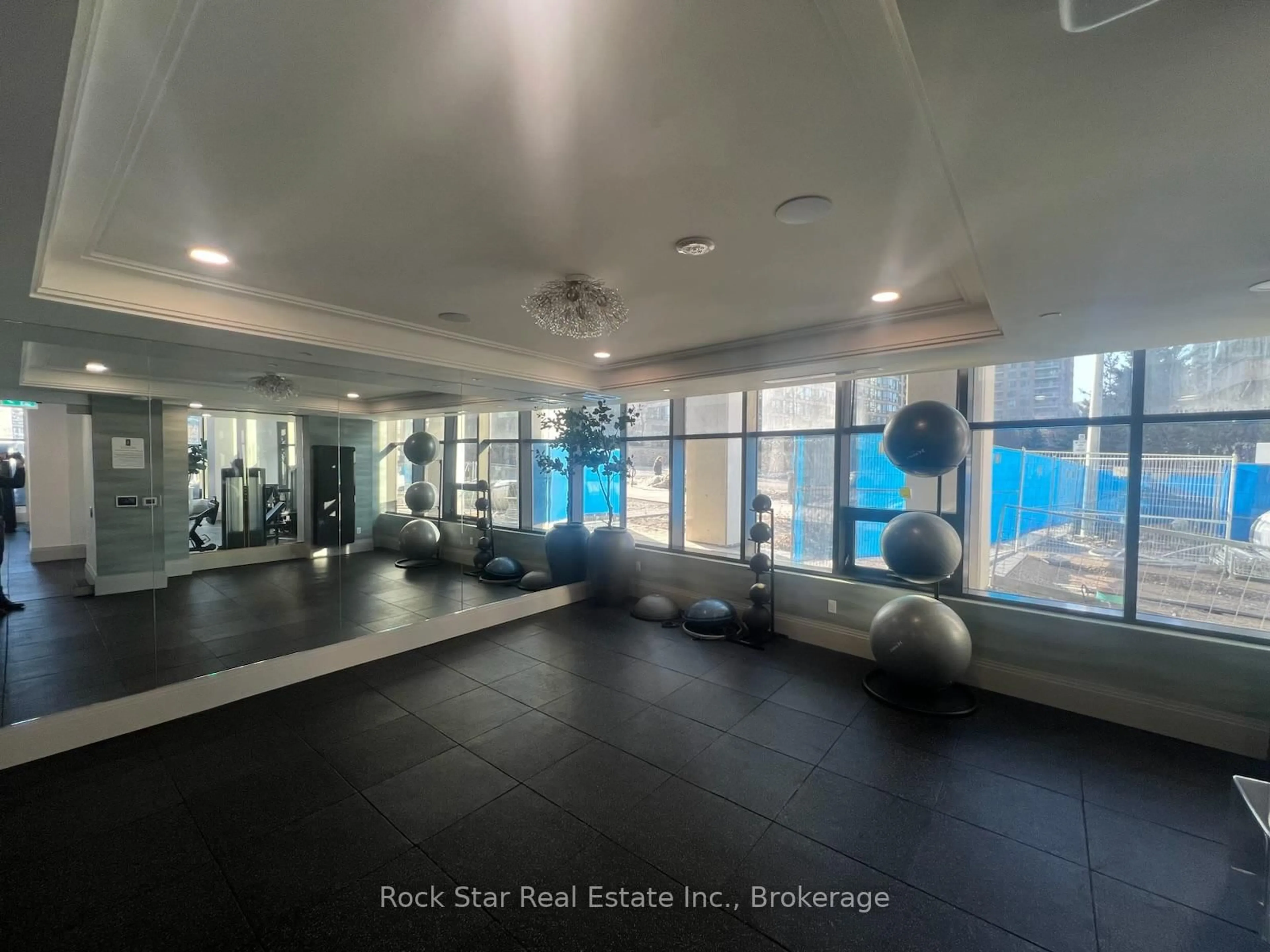Gym or fitness room for 30 Elm Dr #3510, Mississauga Ontario L5B 0N6