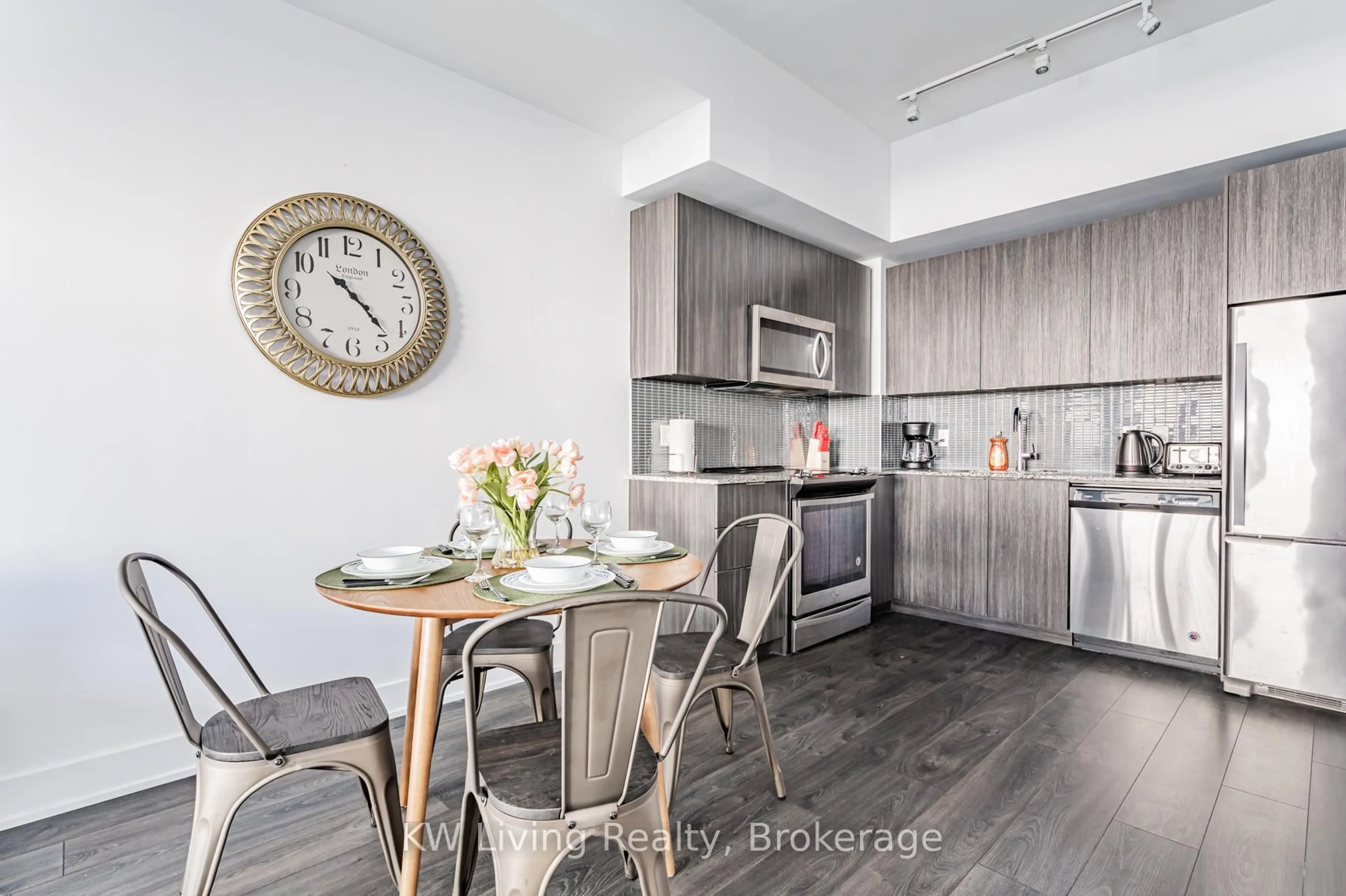 Open concept kitchen, wood/laminate floor for 30 Shore Breeze Dr #226, Toronto Ontario M8V 1A1