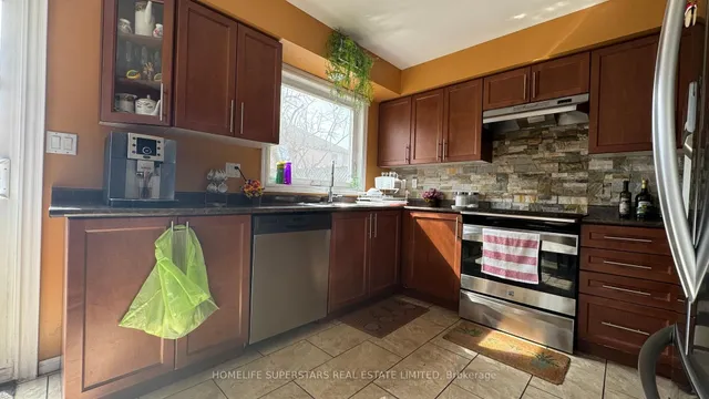 Additional property image - 980 Peter Robertson Blvd