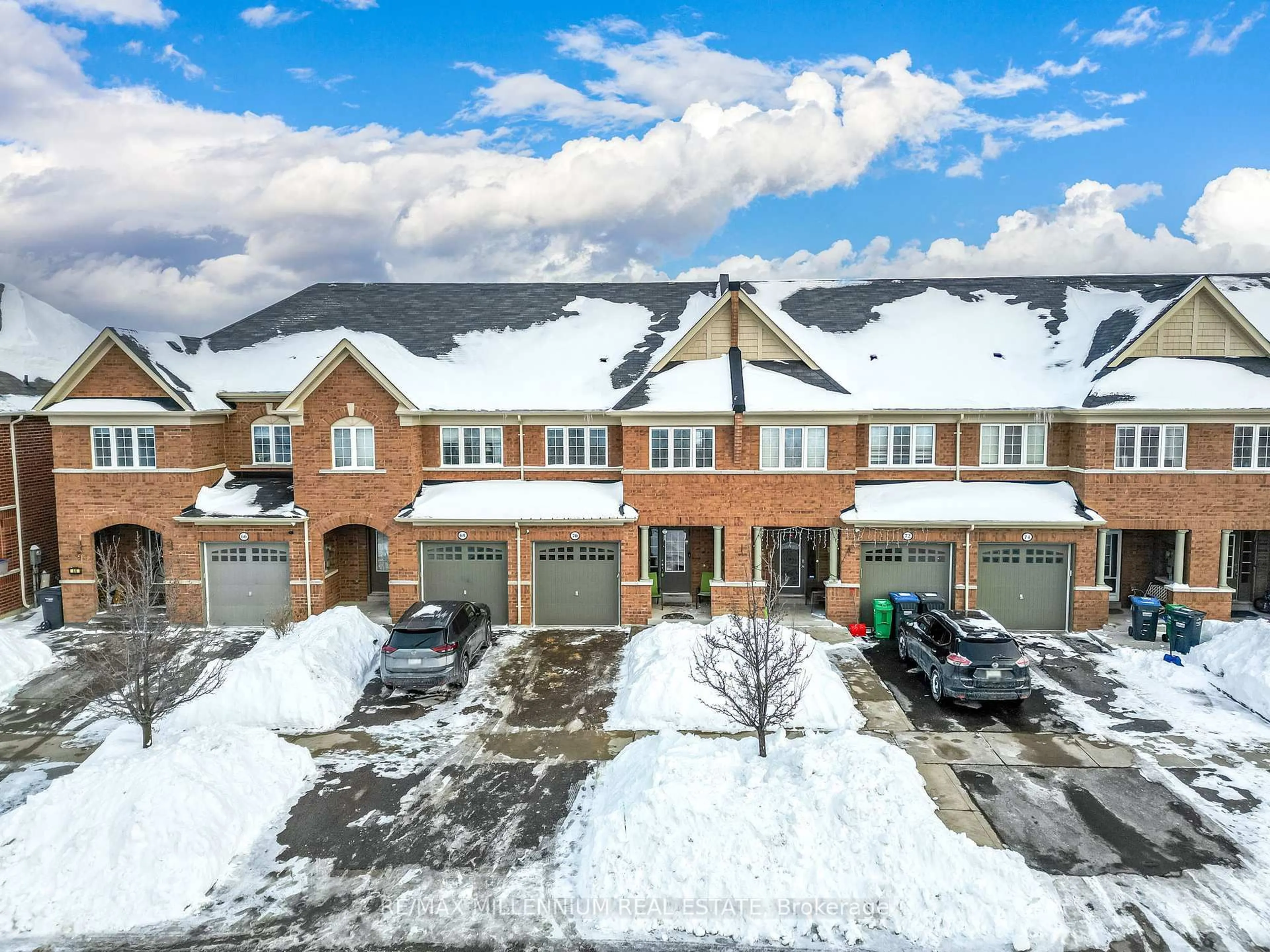 A pic from outside/outdoor area/front of a property/back of a property/a pic from drone, street for 70 Sussexvale Dr, Brampton Ontario L6R 3R4