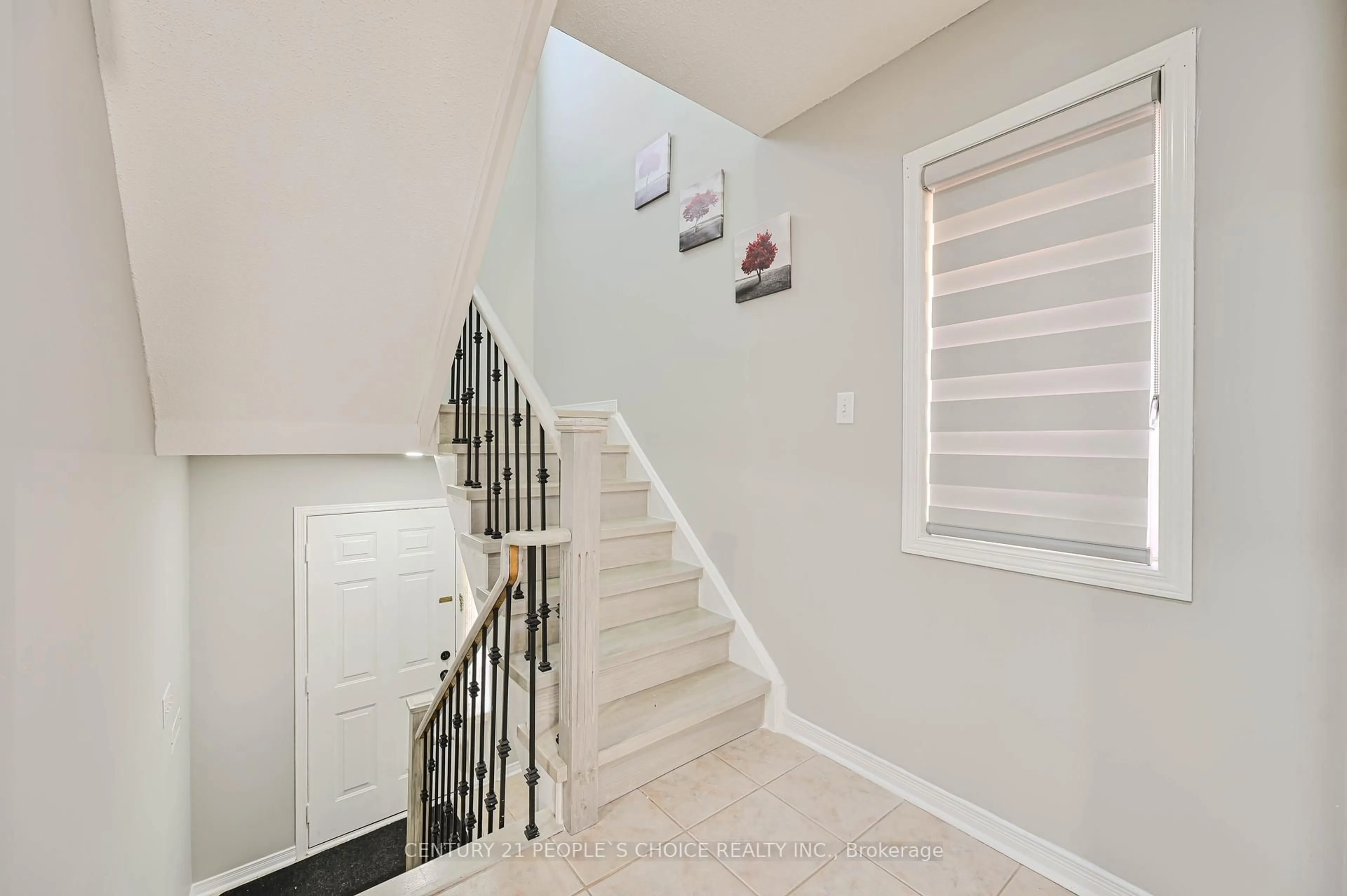 Stairs for 4 Domenico Cres, Brampton Ontario L6P 1H5