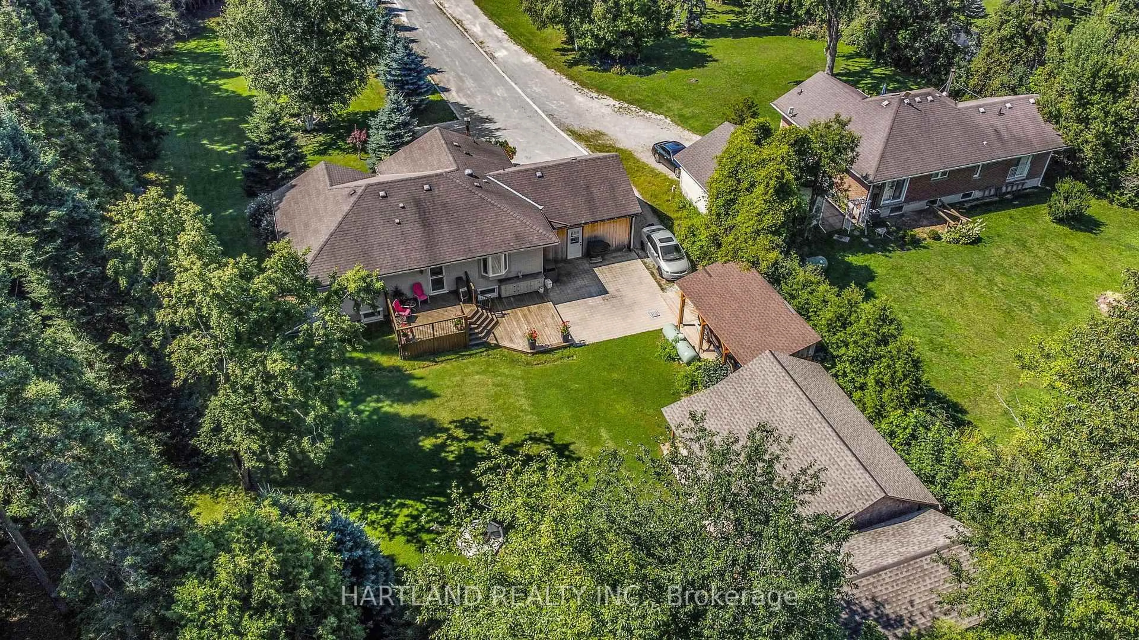 A pic from outside/outdoor area/front of a property/back of a property/a pic from drone, street for 9249 Sixth Line, Halton Hills Ontario L7G 4S6