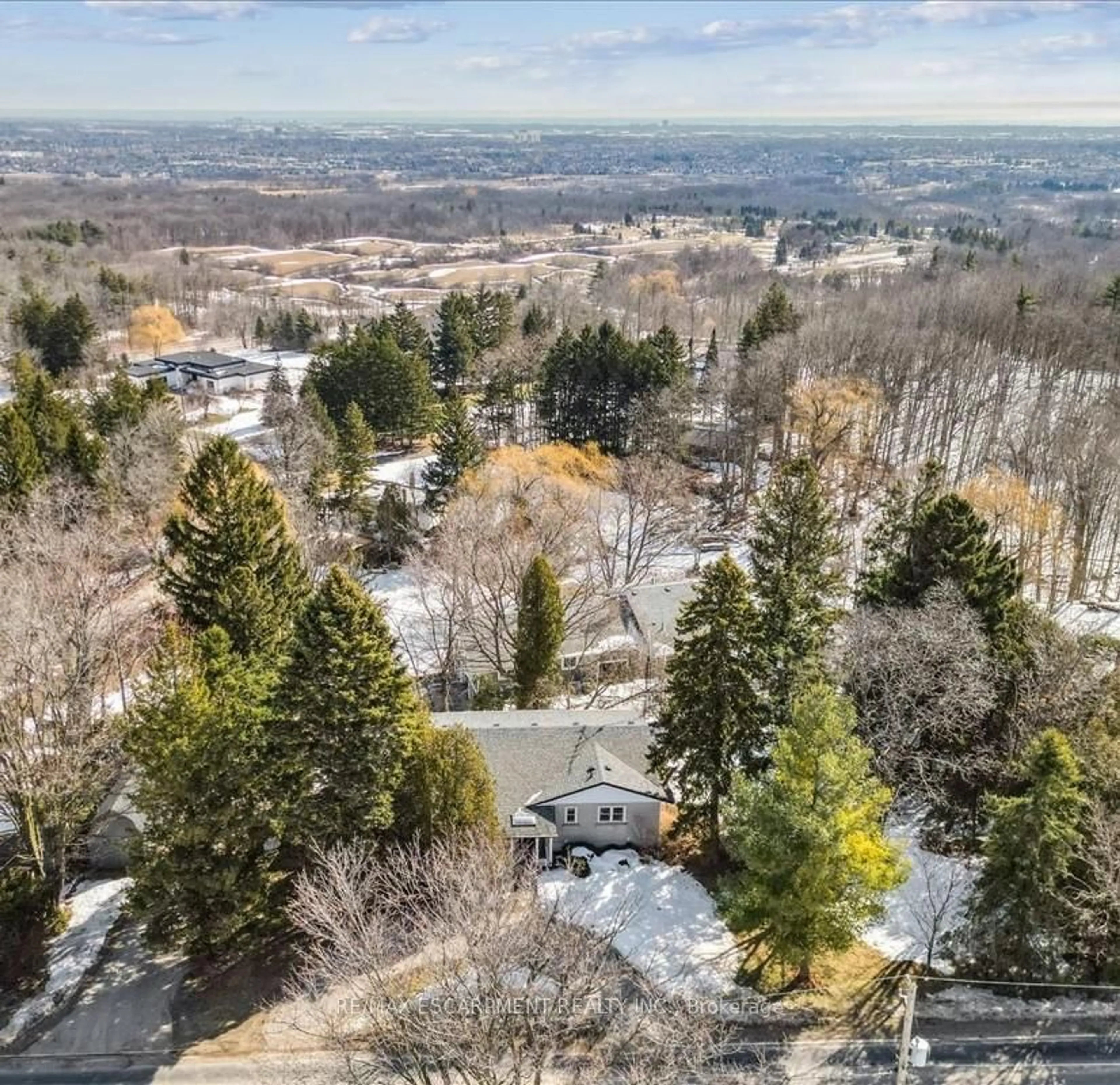 A pic from outside/outdoor area/front of a property/back of a property/a pic from drone, forest/trees view for 2462 NO 1 SIDE Rd, Burlington Ontario L7P 0S2