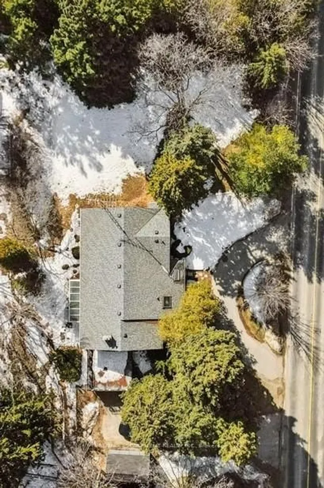 Additional property image - 2462 NO 1 SIDE Rd