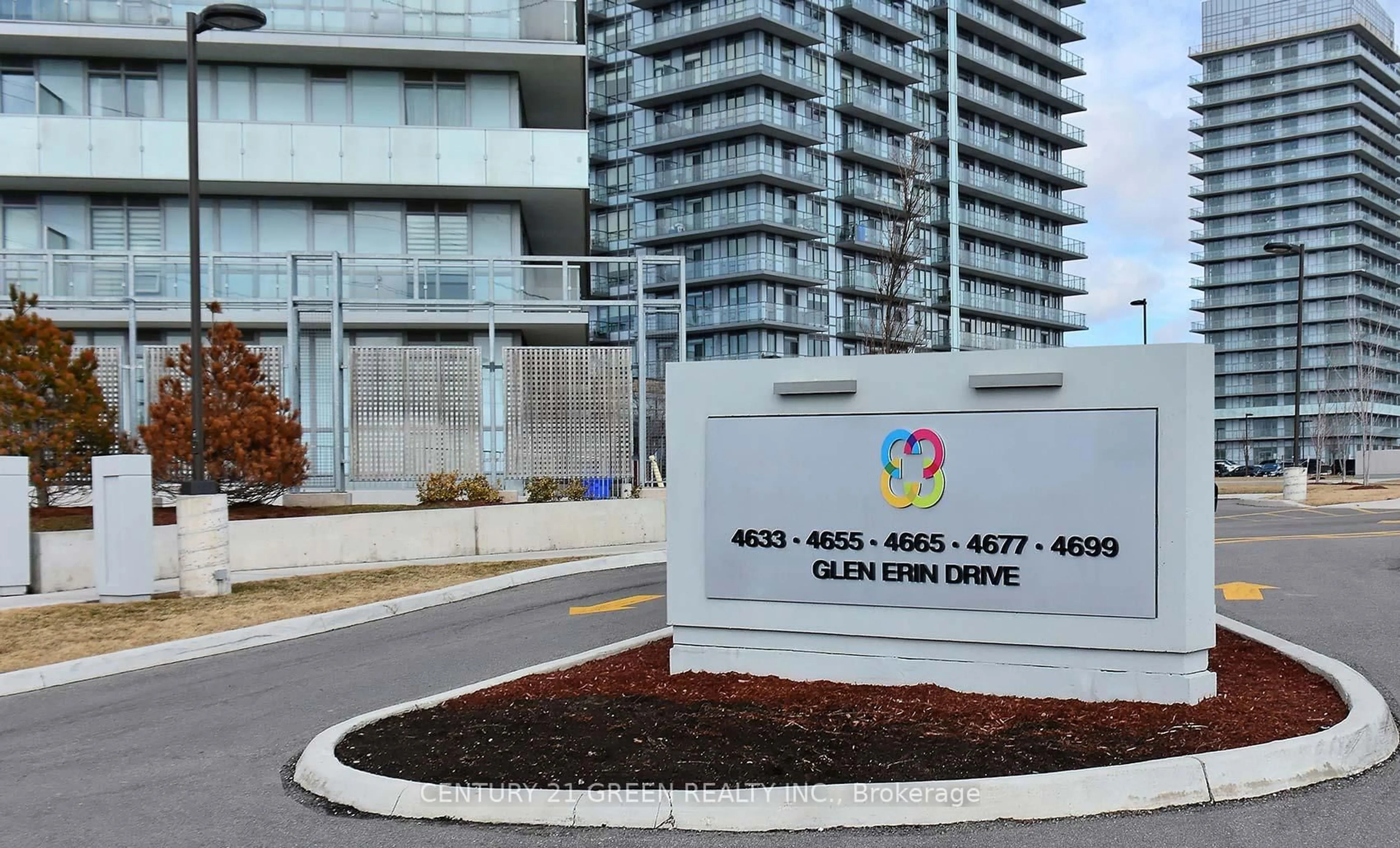 Indoor foyer for 4655 Glen Erin Dr #PH4, Mississauga Ontario L5M 0Z1