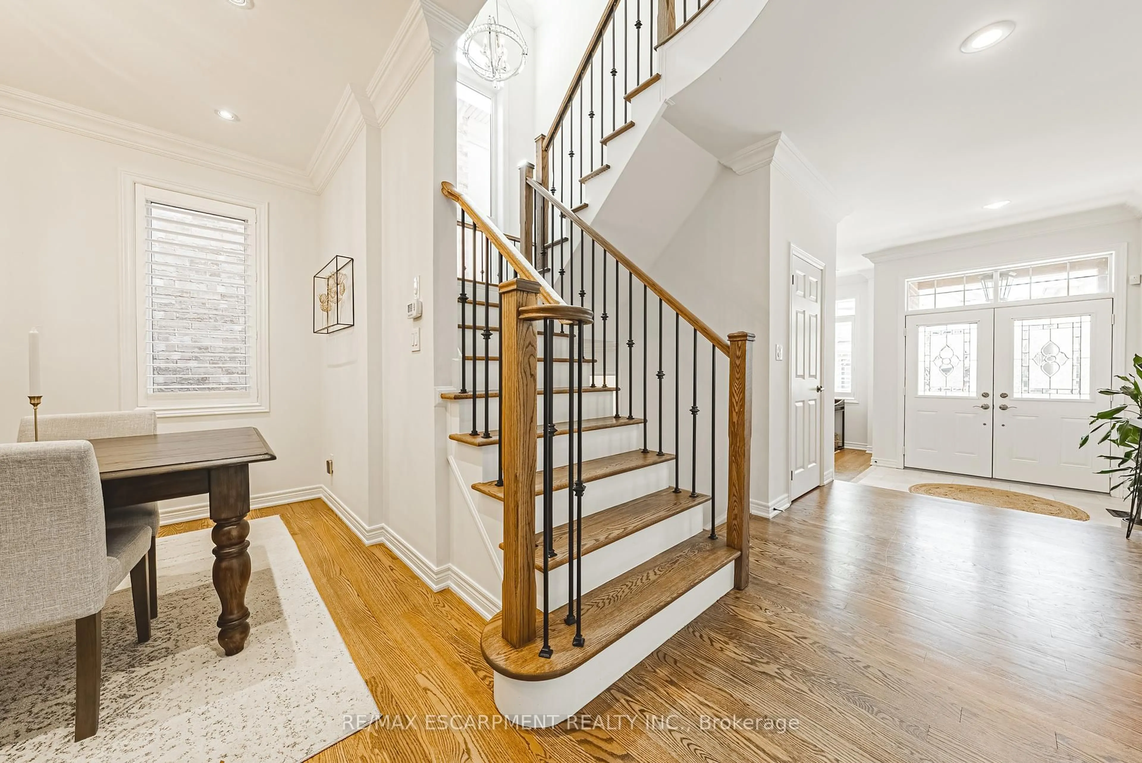 Stairs for 4670 Webb St, Burlington Ontario L7M 0E4