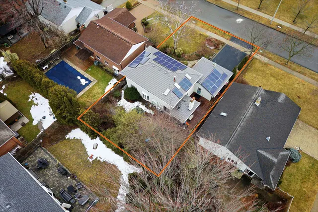 Primary image of 56 Silverthorne Bush Dr
