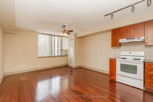 Additional property image - 2737 Keele St Unit 629