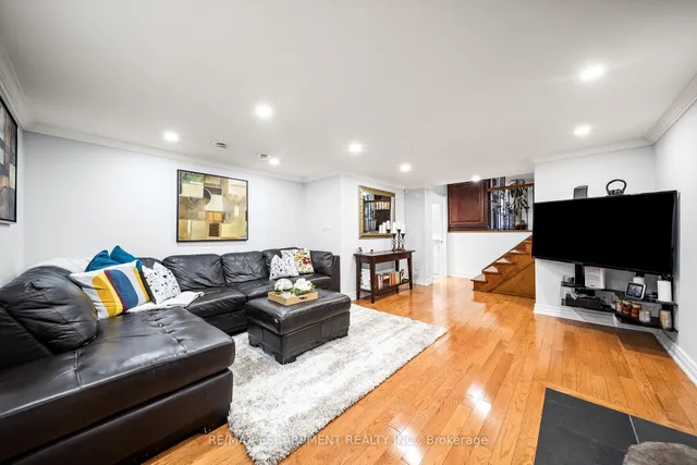 Additional property image - 1045 Bloor St