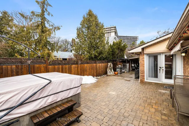 Additional property image - 1045 Bloor St