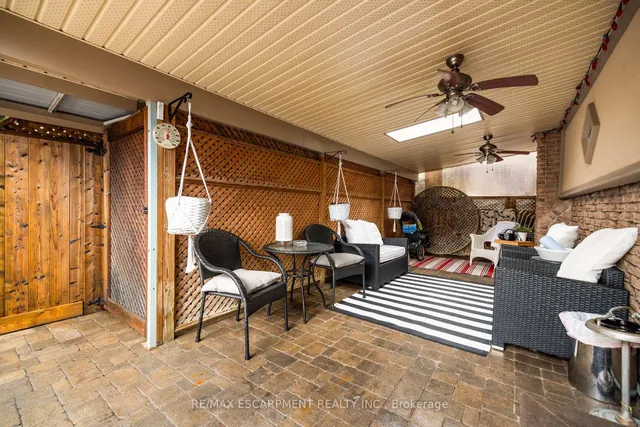 Additional property image - 1045 Bloor St