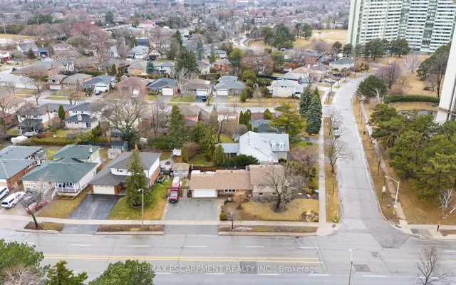 Additional property image - 1045 Bloor St