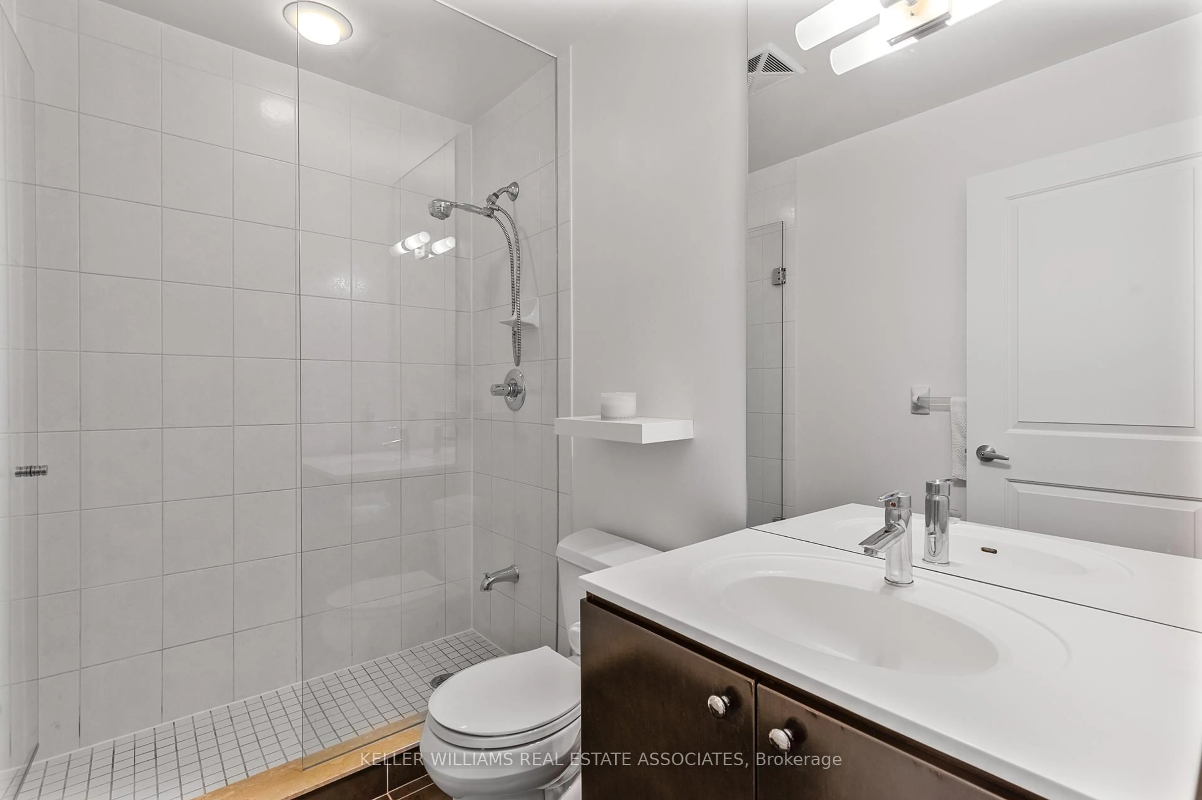 Standard bathroom, ceramic/tile floor for 235 Sherway Gardens Rd #103, Toronto Ontario M9C 0A2