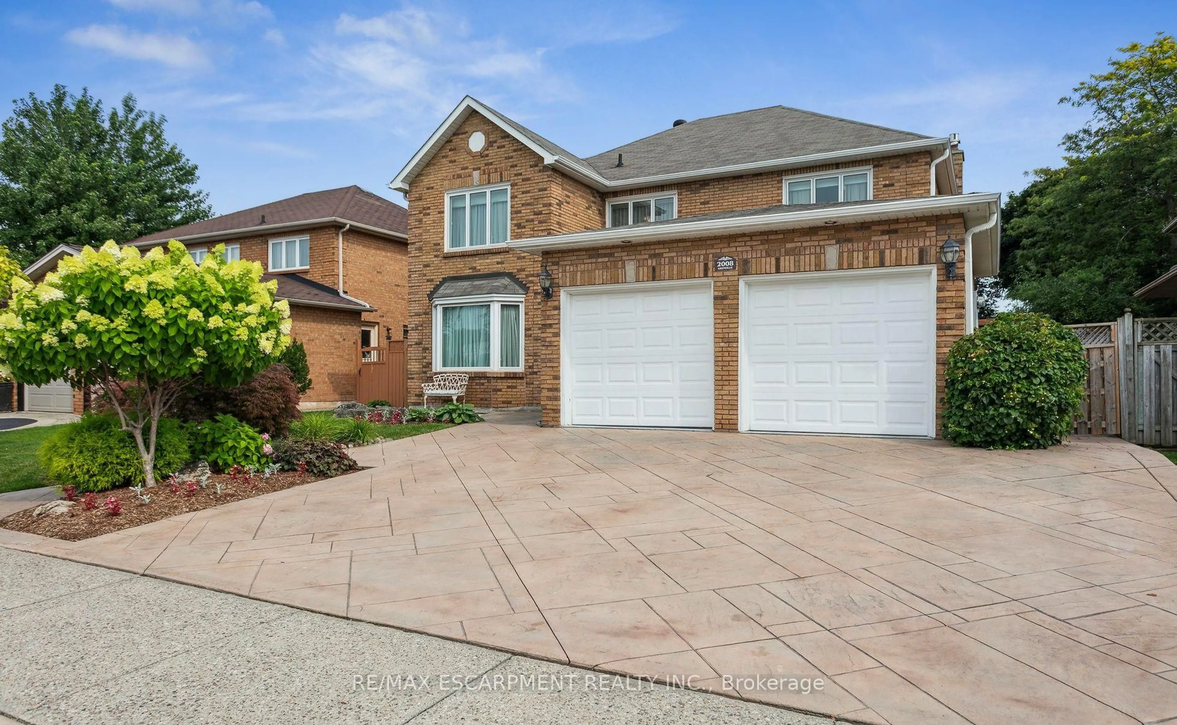 Home with brick exterior material, street for 2008 Grenville Dr, Oakville Ontario L6H 3Z3