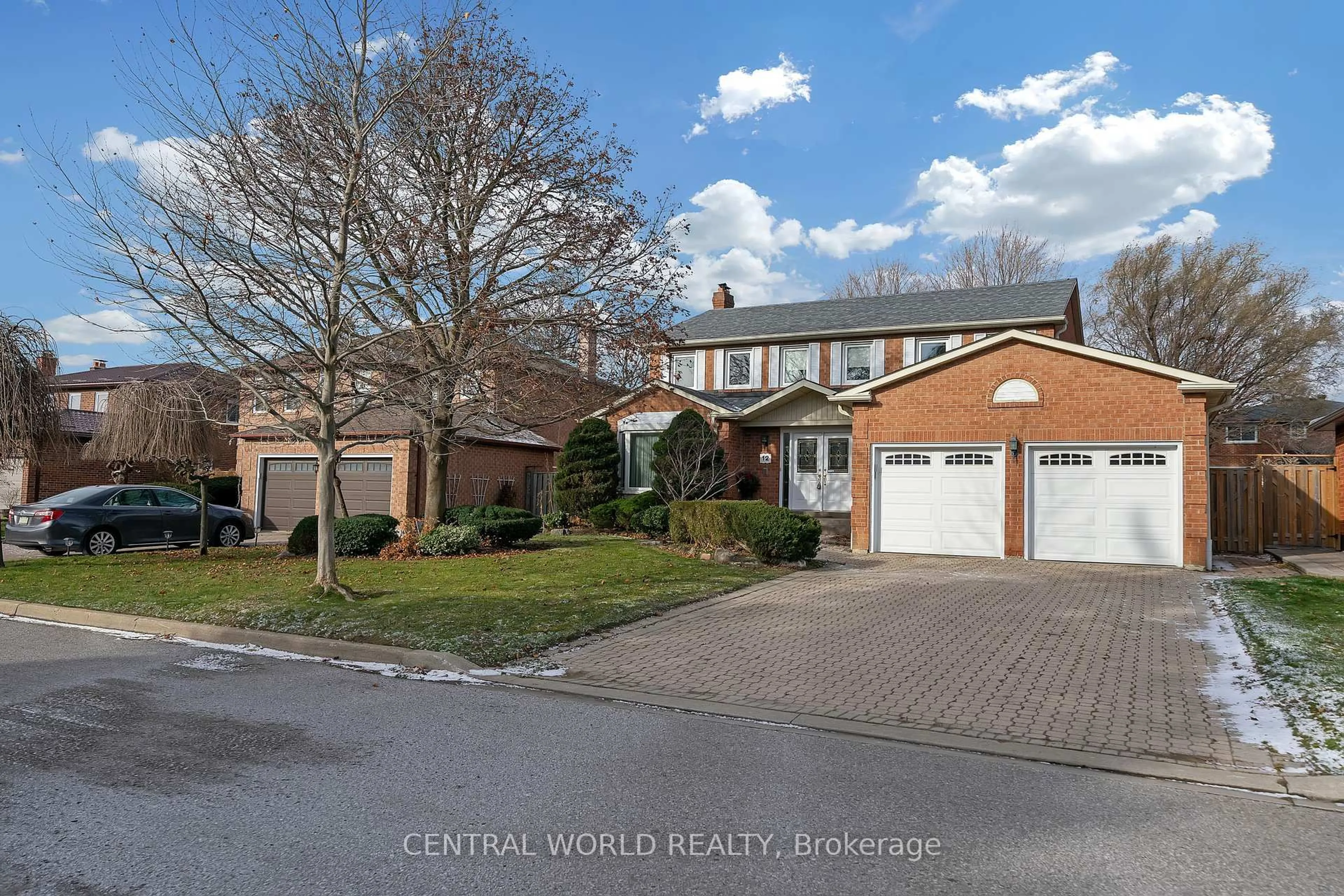 A pic from outside/outdoor area/front of a property/back of a property/a pic from drone, street for 12 Lindhurst St, Brampton Ontario L6S 4C2