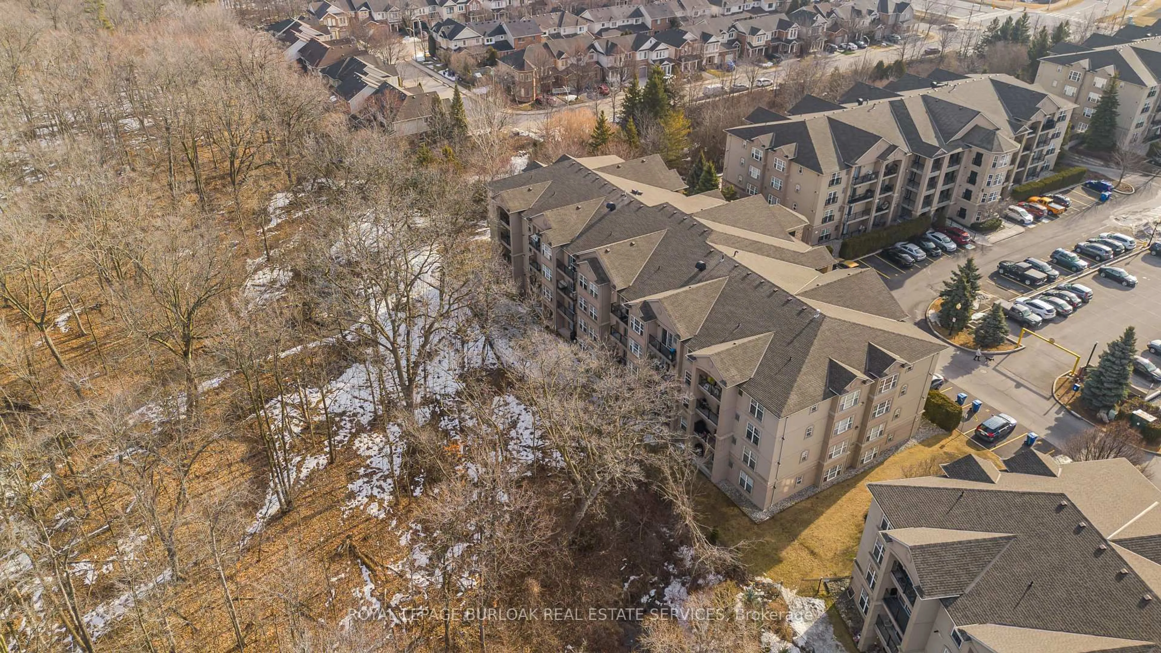 A pic from outside/outdoor area/front of a property/back of a property/a pic from drone, city buildings view from balcony for 2075 Appleby Line #106, Burlington Ontario L7L 7H3