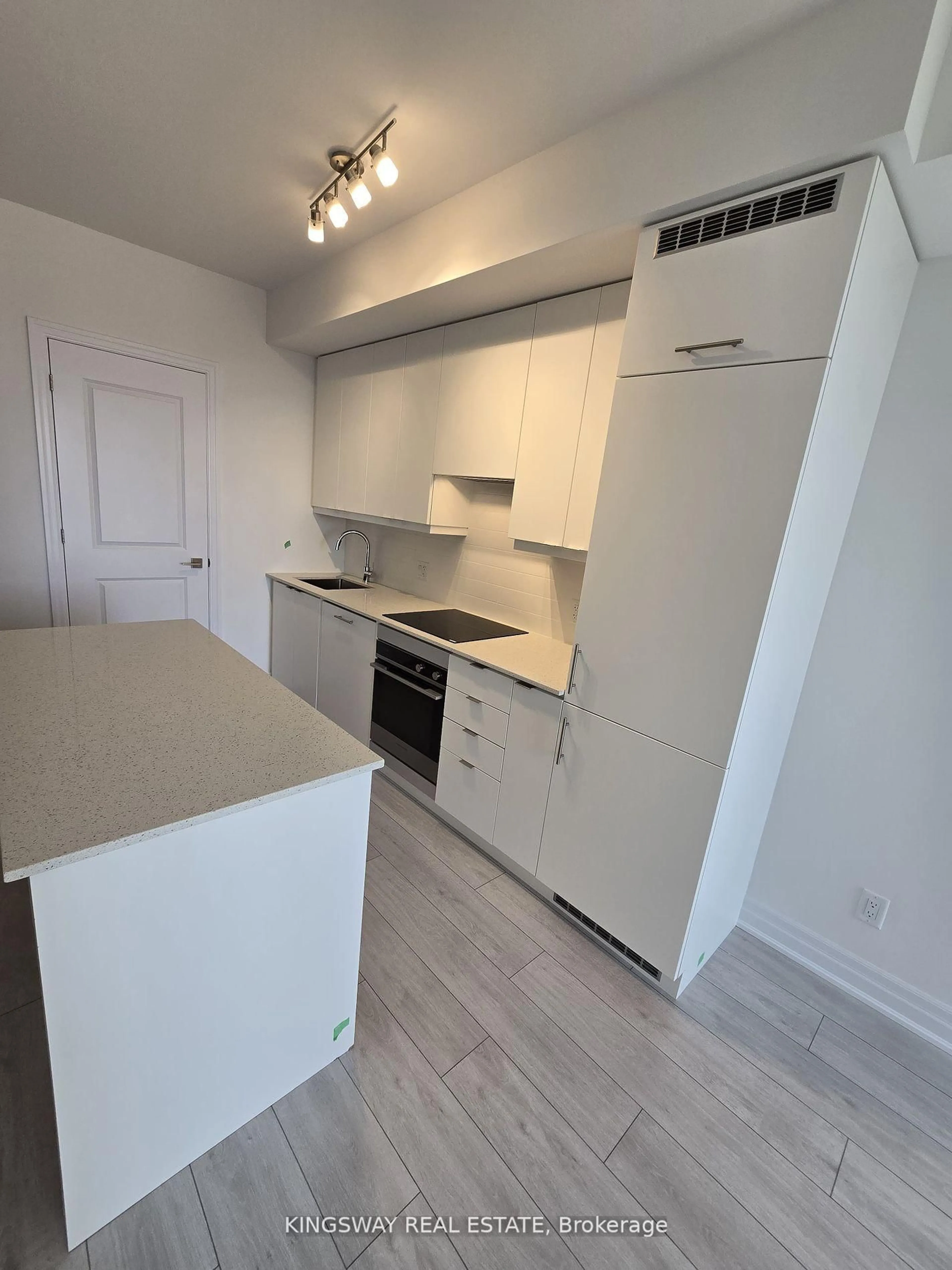 Standard kitchen, unknown for 30 Elm Dr #1705, Mississauga Ontario L5B 0N6