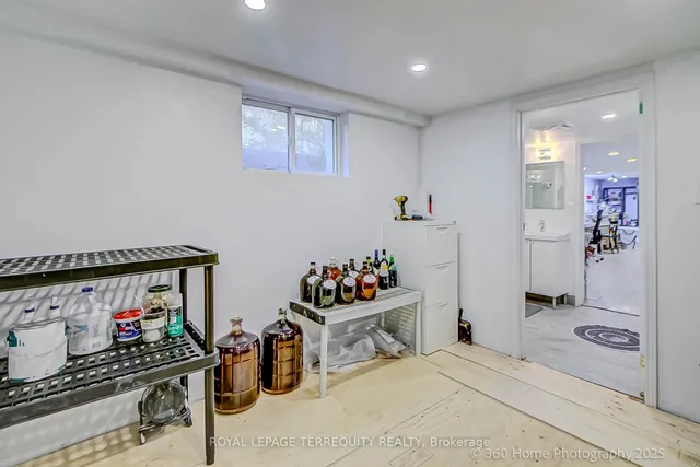 Additional property image - 221 Windermere Ave