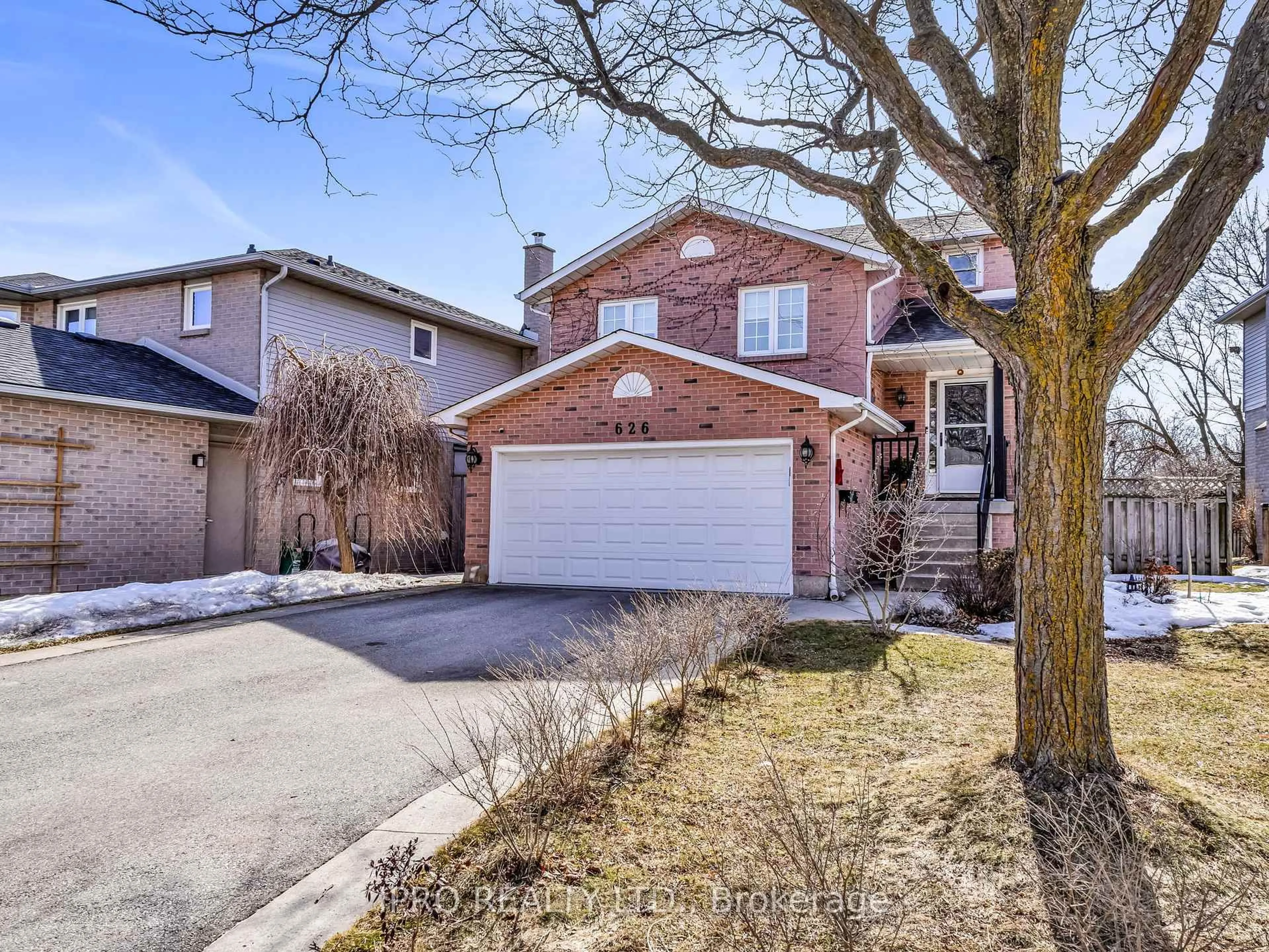 Home with brick exterior material, street for 626 Deerhurst Dr, Burlington Ontario L7L 5W7