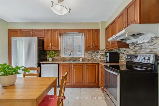 Additional property image - 211 Murray St