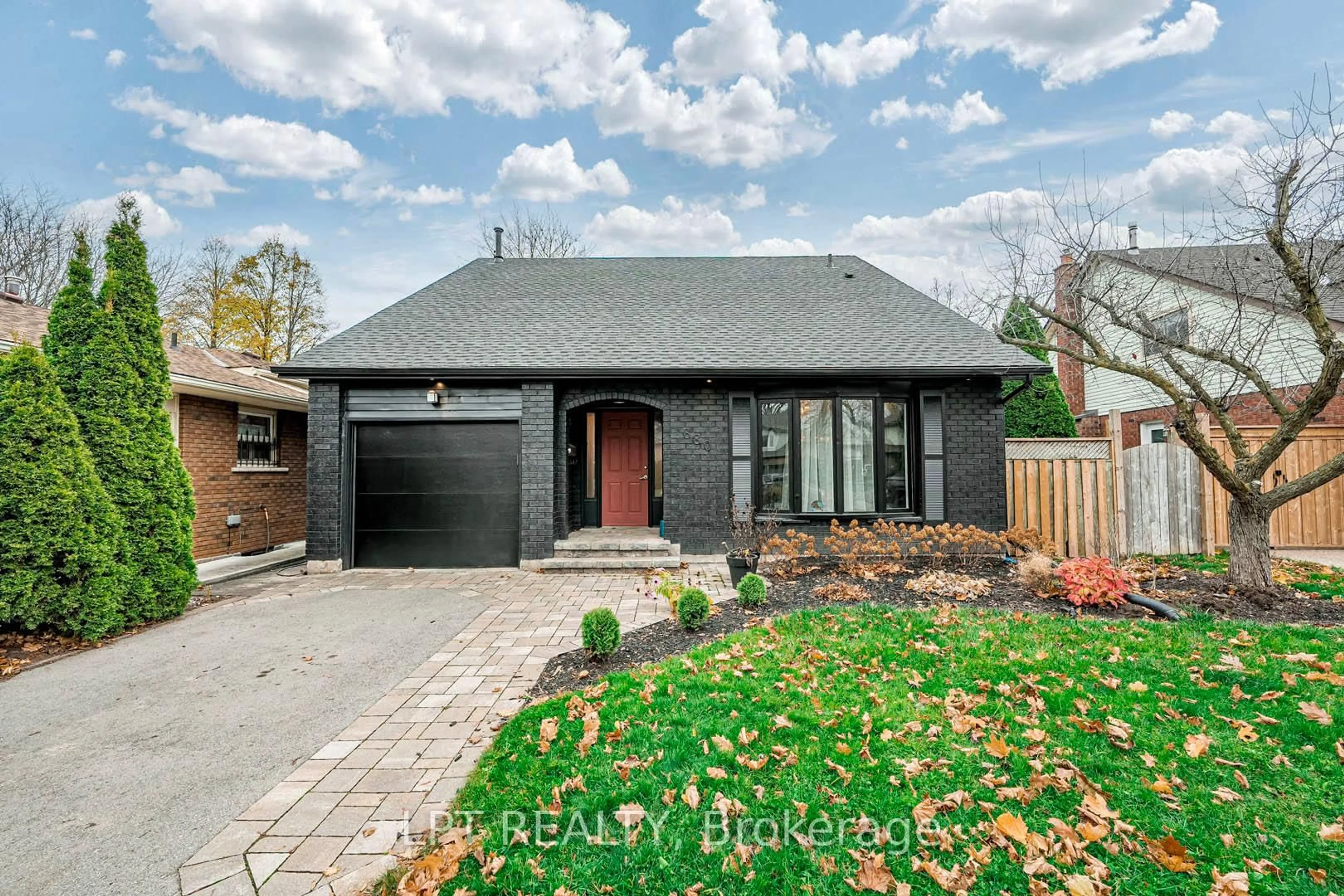 Home with brick exterior material, street for 680 Powell Crt, Burlington Ontario L7R 3E8