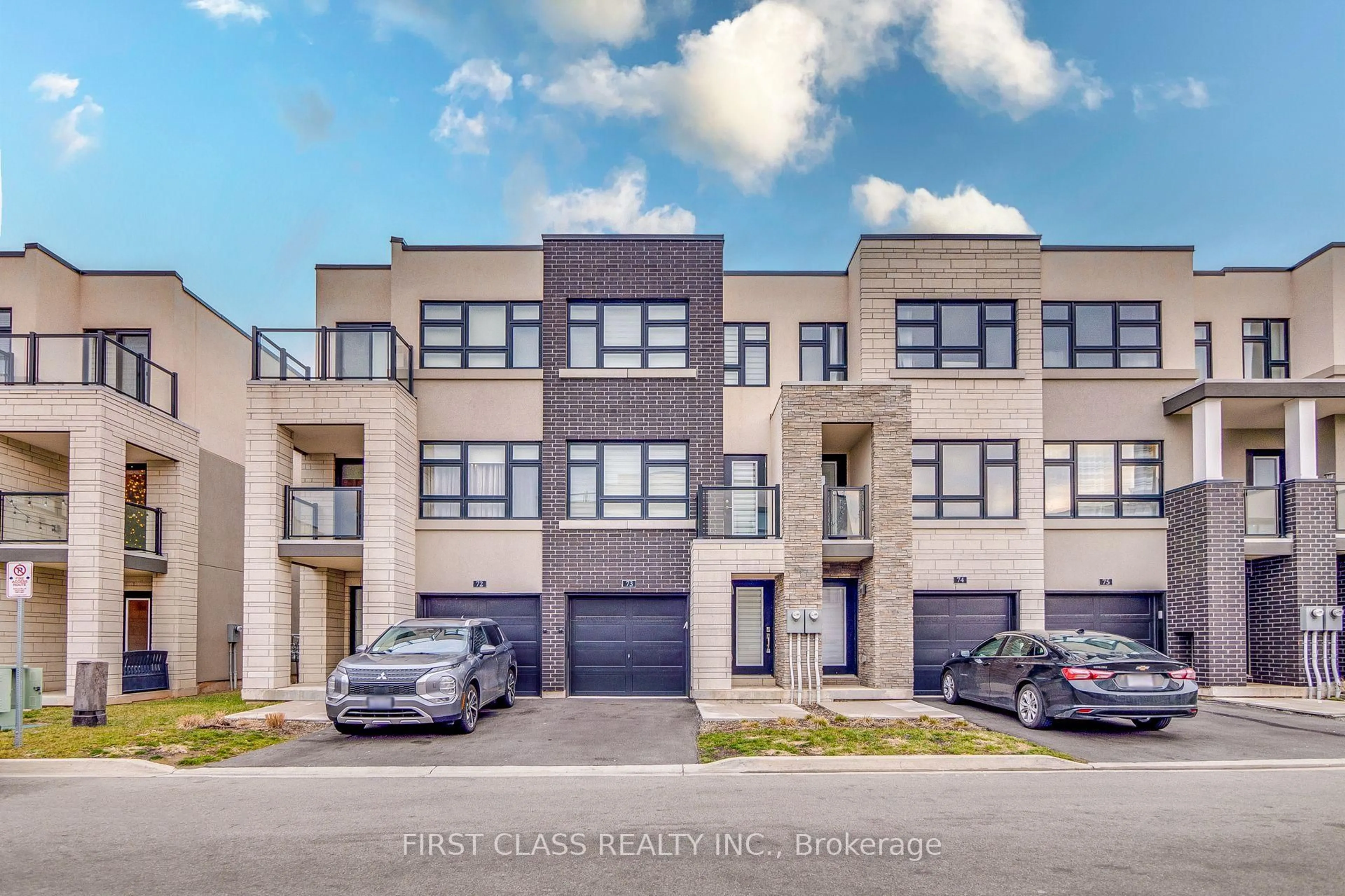 A pic from outside/outdoor area/front of a property/back of a property/a pic from drone, street for 1121 Cooke Blvd #73, Burlington Ontario L7T 0C3