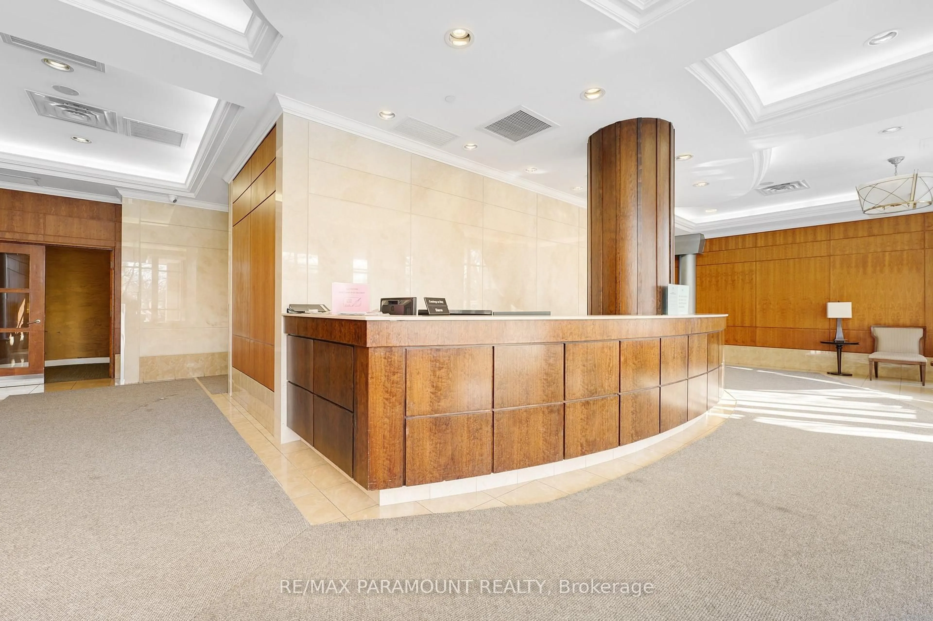 Lobby for 55 Strathaven Dr #912, Mississauga Ontario L5R 4G9