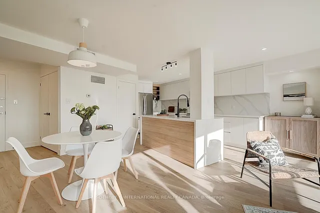 Additional property image - 1230 Marlborough Crt Unit 806