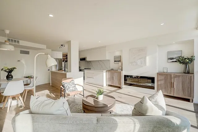 Additional property image - 1230 Marlborough Crt Unit 806