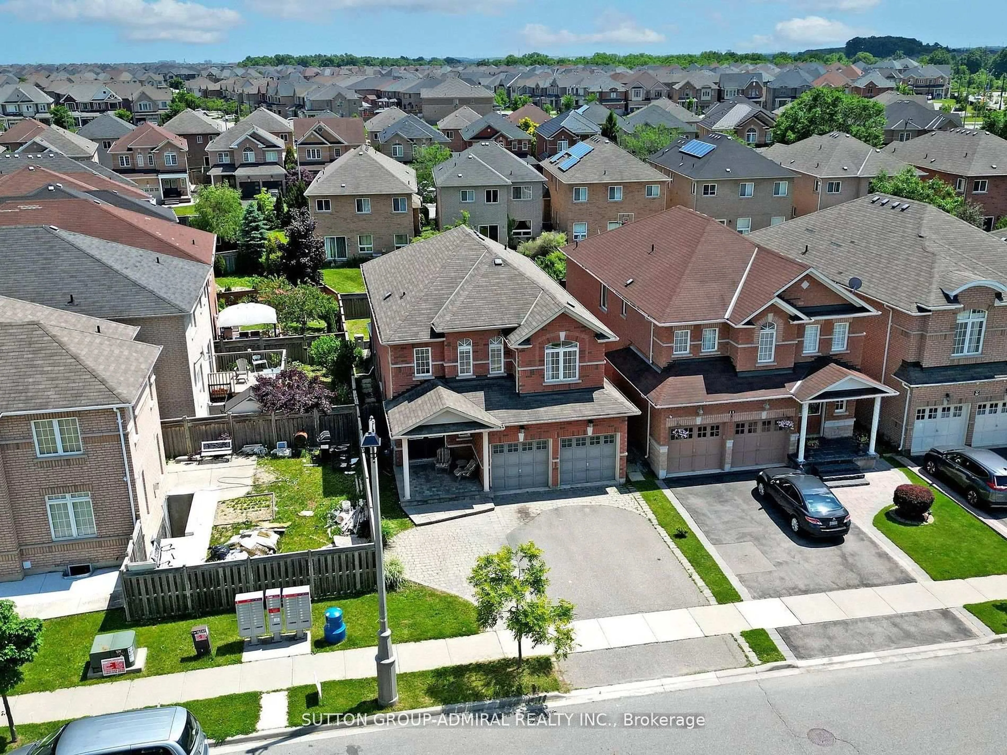 A pic from outside/outdoor area/front of a property/back of a property/a pic from drone, street for 13 Fallgate Dr, Brampton Ontario L6X 0R5