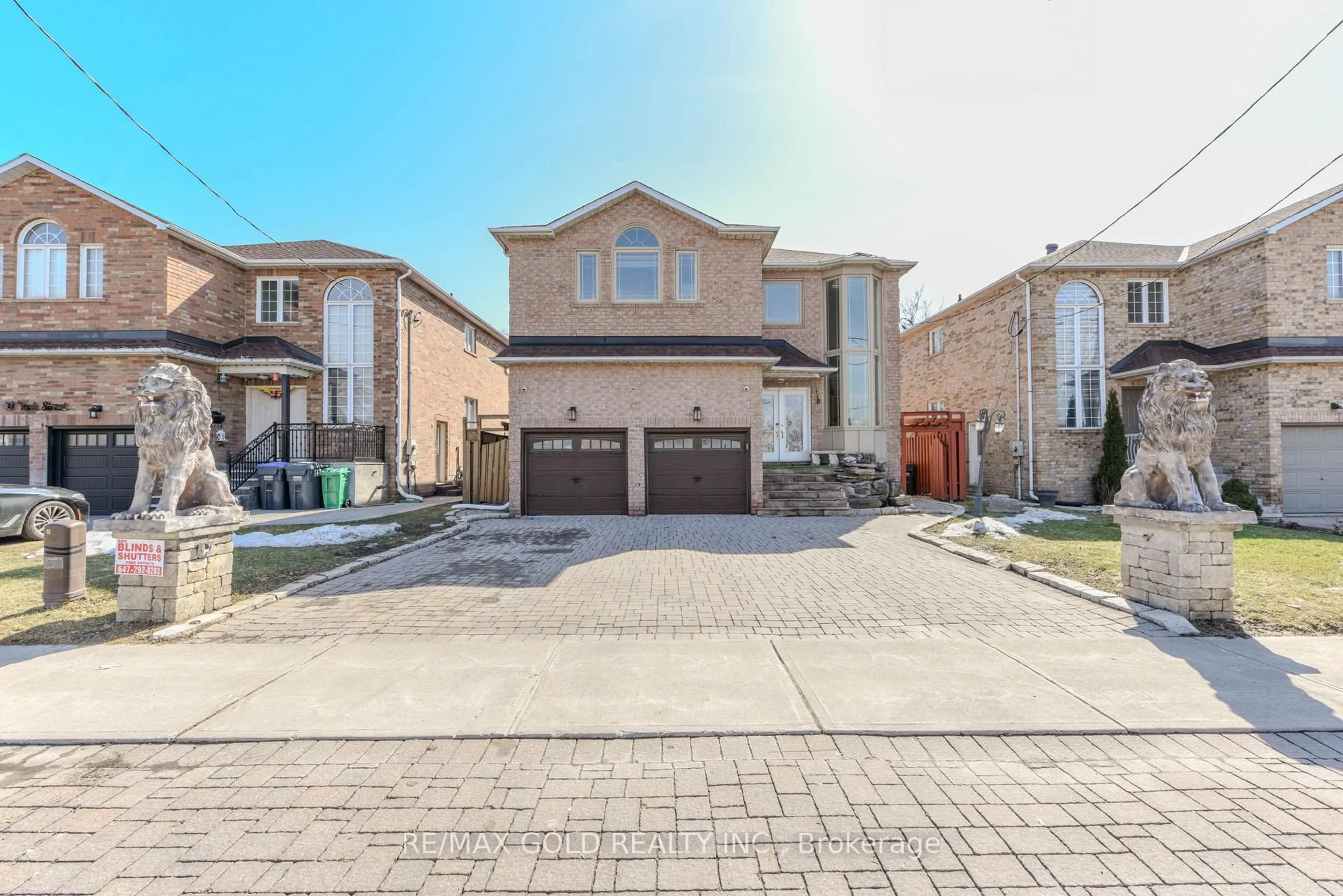 Home with brick exterior material, street for 42 York St, Mississauga Ontario L4T 1E7