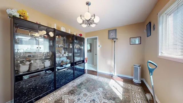 Additional property image - 180 Kingknoll Dr
