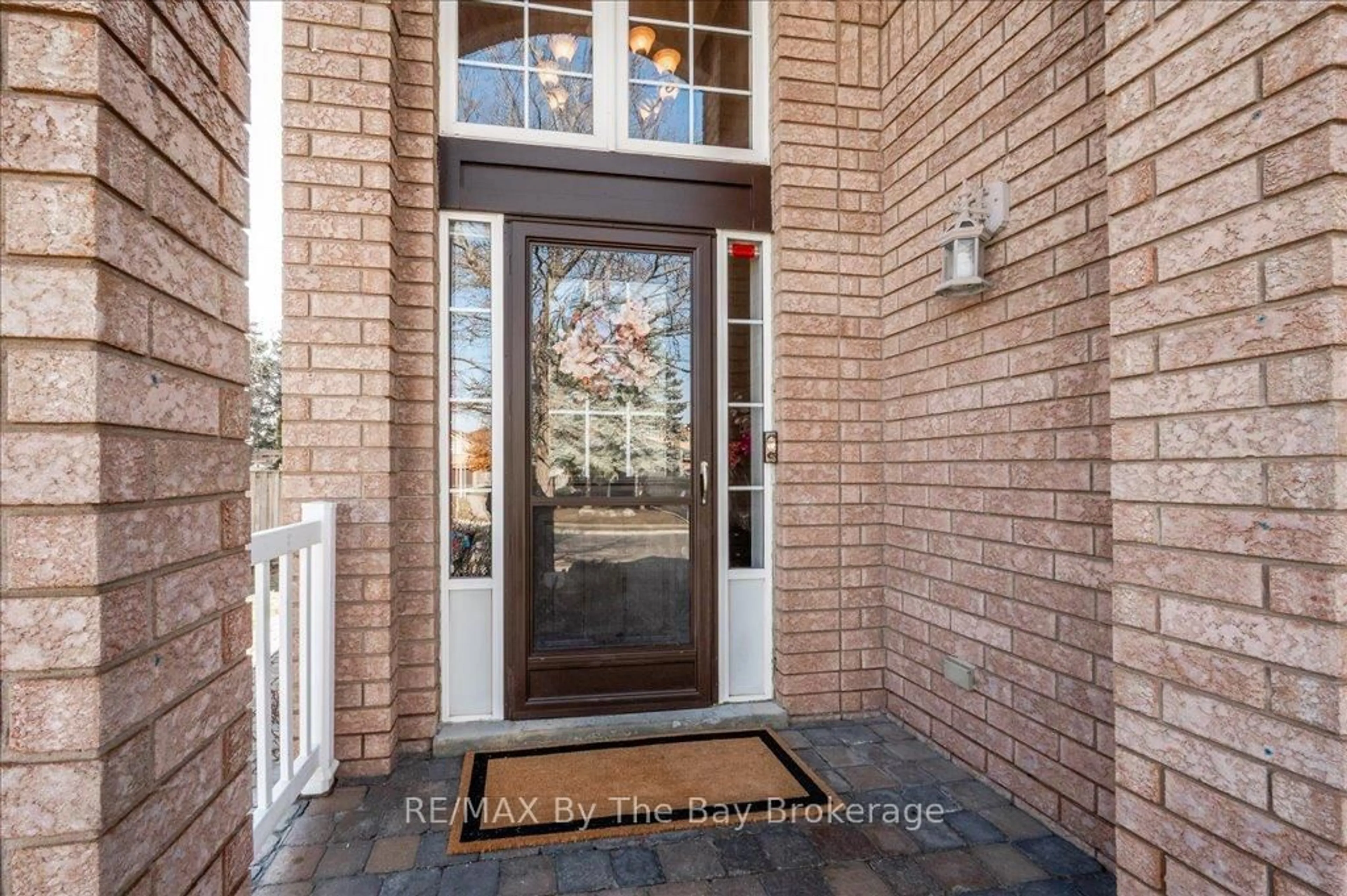 Indoor entryway for 12 Twin Willow Cres, Brampton Ontario L7A 1J9