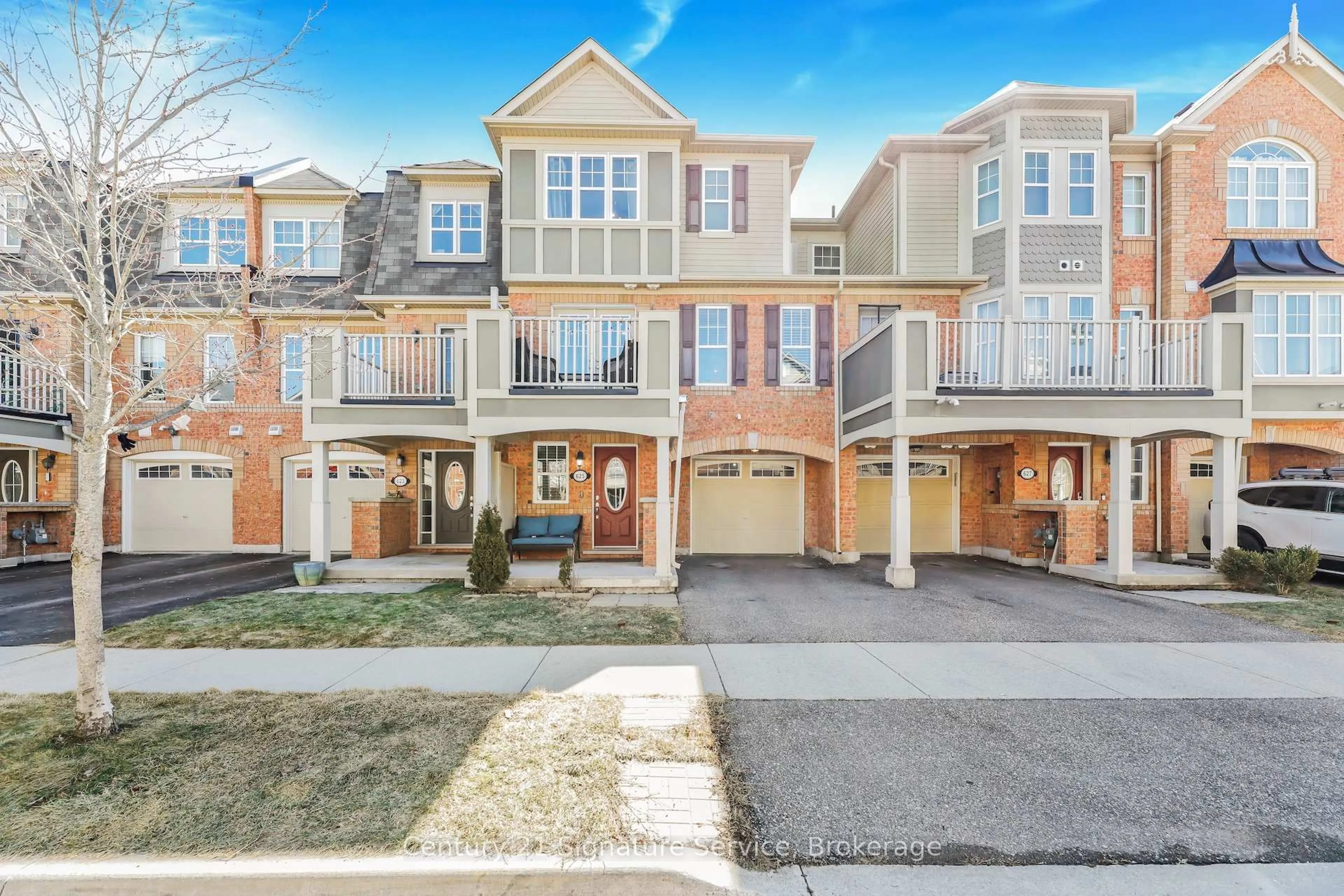 A pic from outside/outdoor area/front of a property/back of a property/a pic from drone, street for 625 Attenborough Terr, Milton Ontario L9T 8R1