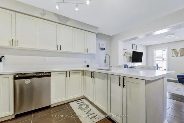 Additional property image - 625 Attenborough Terr