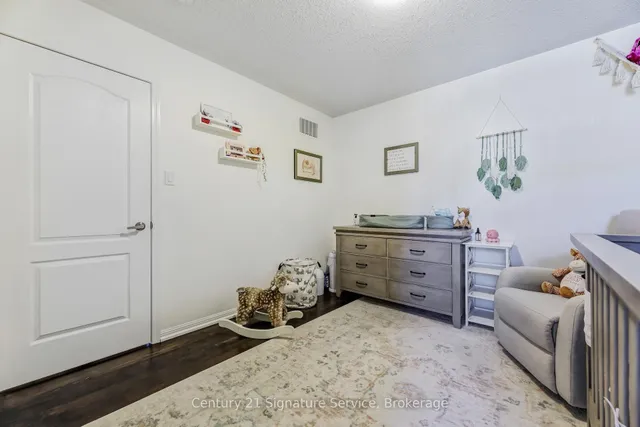 Additional property image - 625 Attenborough Terr