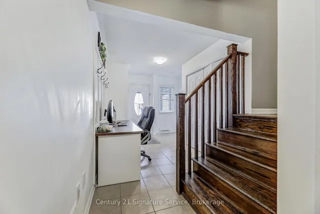 Additional property image - 625 Attenborough Terr
